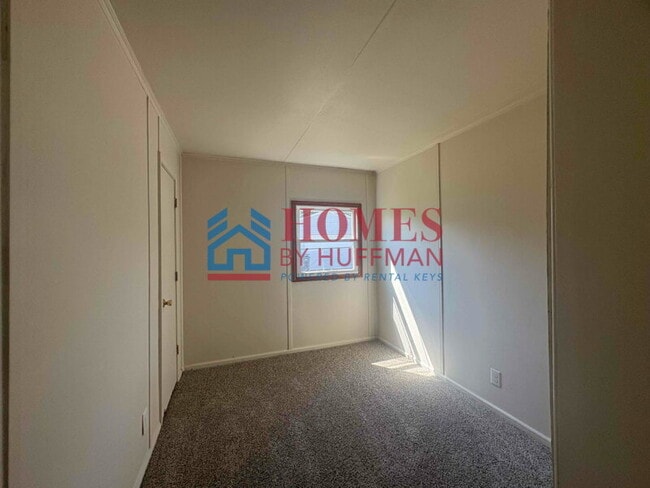 Building Photo - 3 Bedroom Home | 2 Car Detached Garage