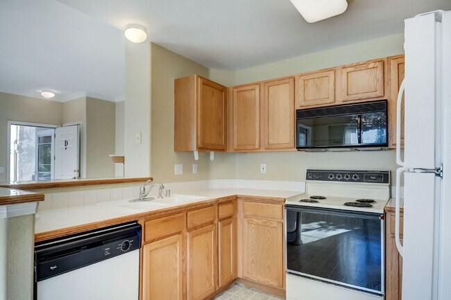 Building Photo - 3855 Strawberry Field Grove