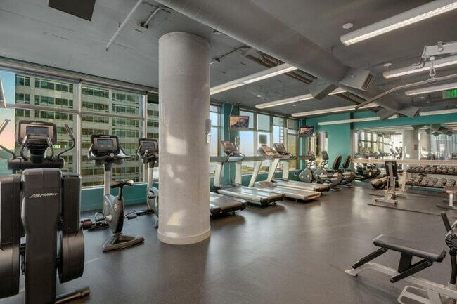 Building Photo - 1 bedroom in Seattle WA 98121