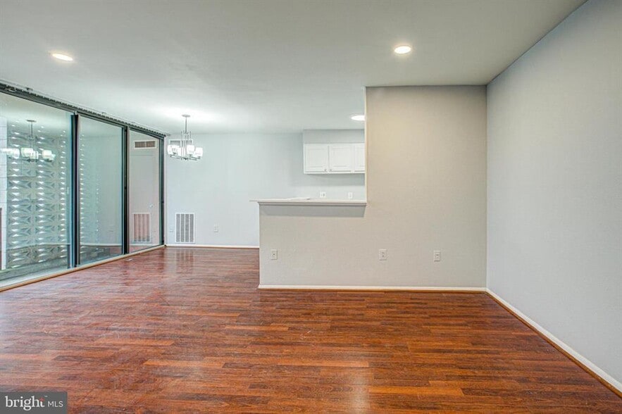 Building Photo - 16 S Van Dorn St