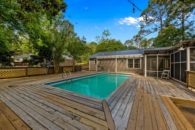 Building Photo - Killearn POOL Home