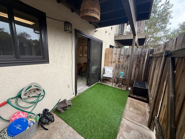 Building Photo - 2BR/1.5BA Condo in ALPINE available w/ 2 assigned parking spots!