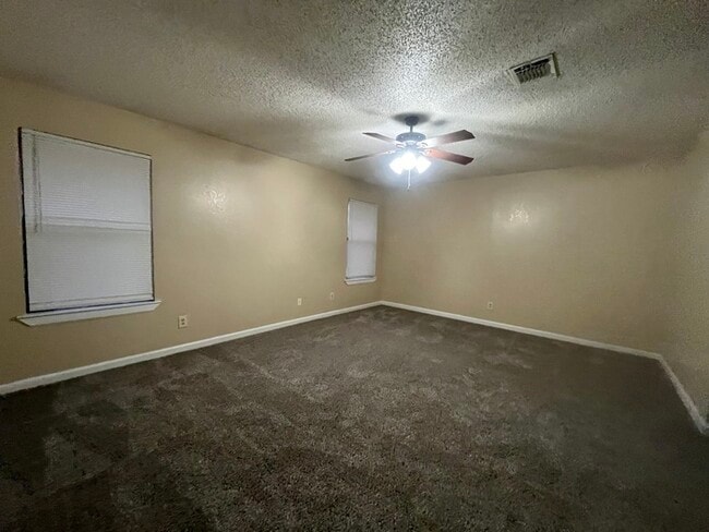 Building Photo - Remodeled townhome! 2 story with loft & 2 ...