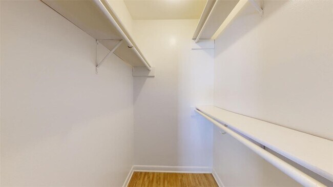 Building Photo - 1443 Hawk Tree Dr
