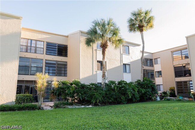 Building Photo - 3655 Boca Ciega Dr