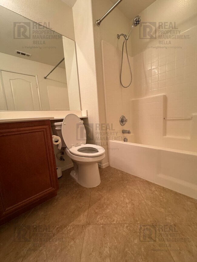 Building Photo - 756 Conlon Dr