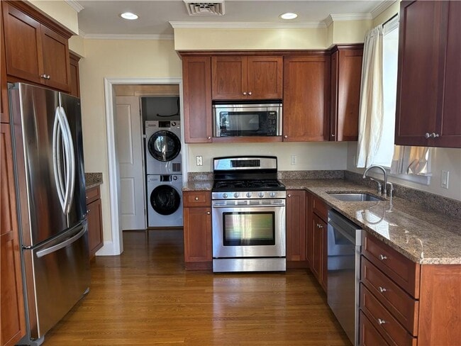 Primary Photo - 1180 Narragansett Blvd