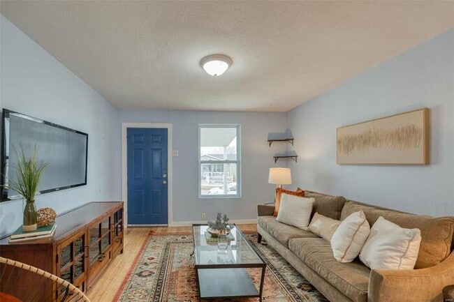 Building Photo - Fantastic 3bd/1ba home! Coming soon!