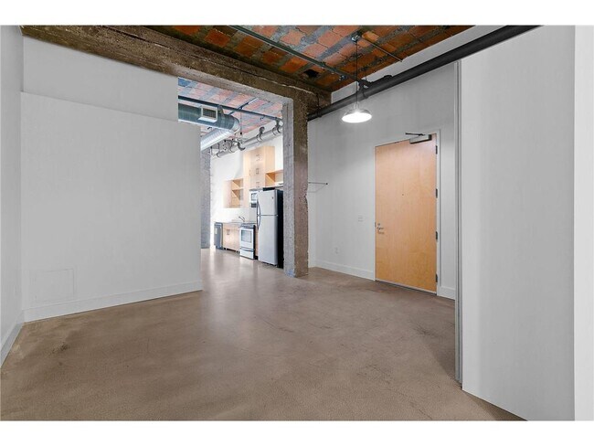 Building Photo - 718 N Washington Ave