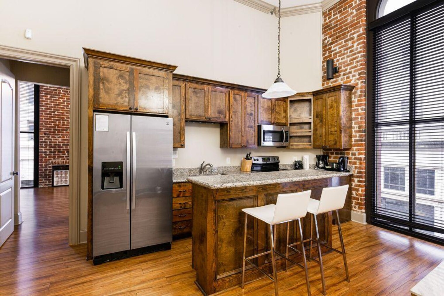 Building Photo - 300 Baronne St