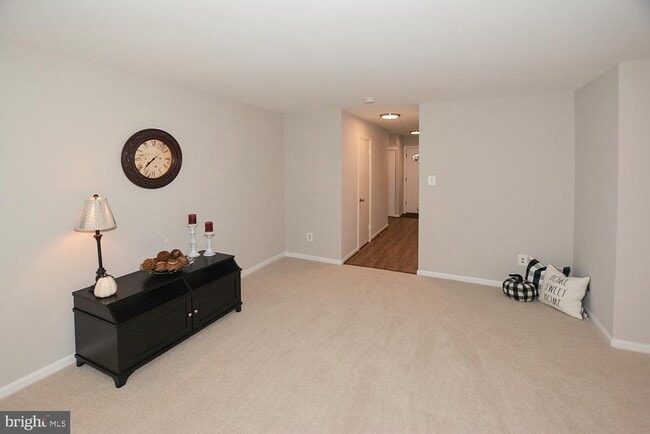 Building Photo - 8323 Stationhouse Ct