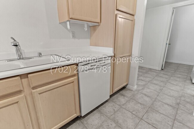 Building Photo - Henderson!! 3 Bedrooms!! 2 Car Garage!! Community Pool!! Spa!! Clubhouse!! Fitness Center