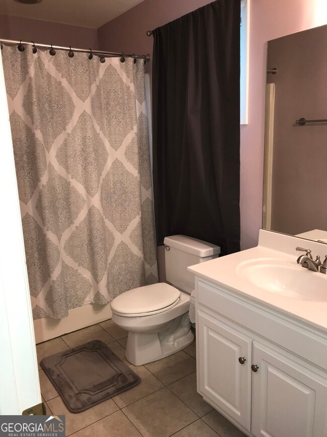 Building Photo - 1031 Simonton Dr