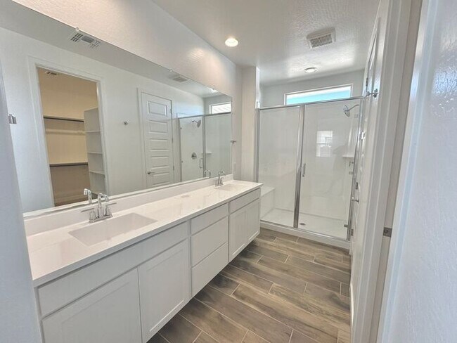 Building Photo - MOVE IN READY! New 5-Bedroom Home in Goody...