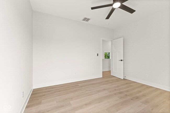 Building Photo - 1405 Deloss St