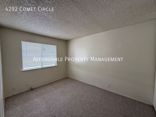 Building Photo - 4292 Comet Cir