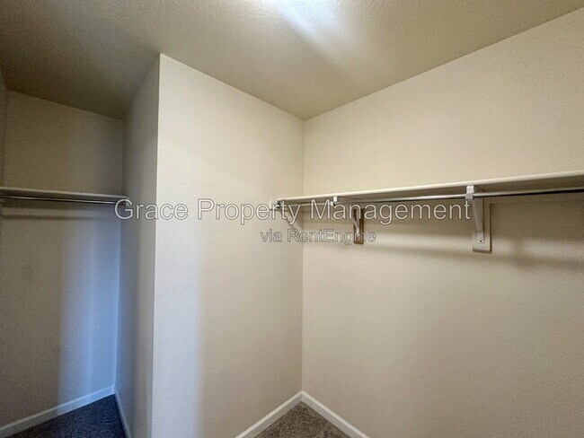 Building Photo - 5332 Blue Lunar Ln