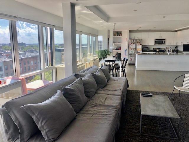 Primary Photo - 360 Smith Street