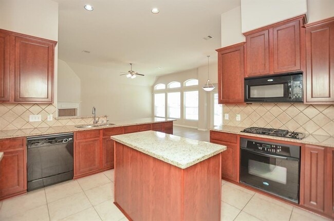 Building Photo - 3807 Broken Pine Ct