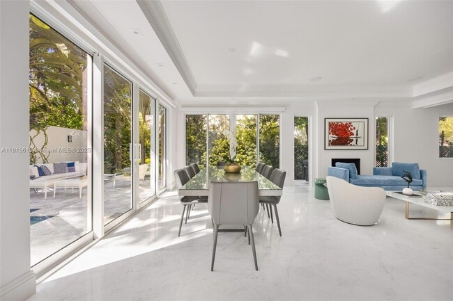 Primary Photo - 2760 Brickell Ct