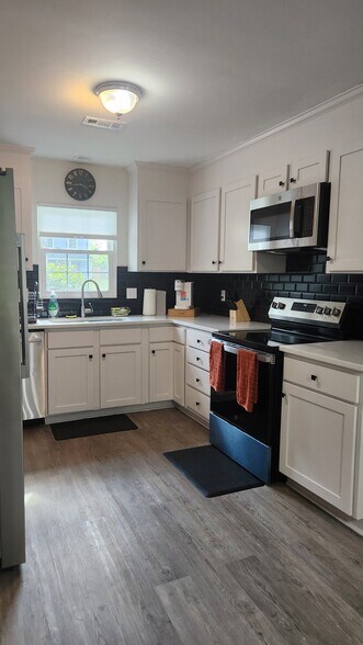 Building Photo - 11301 Smoke Tree Ln