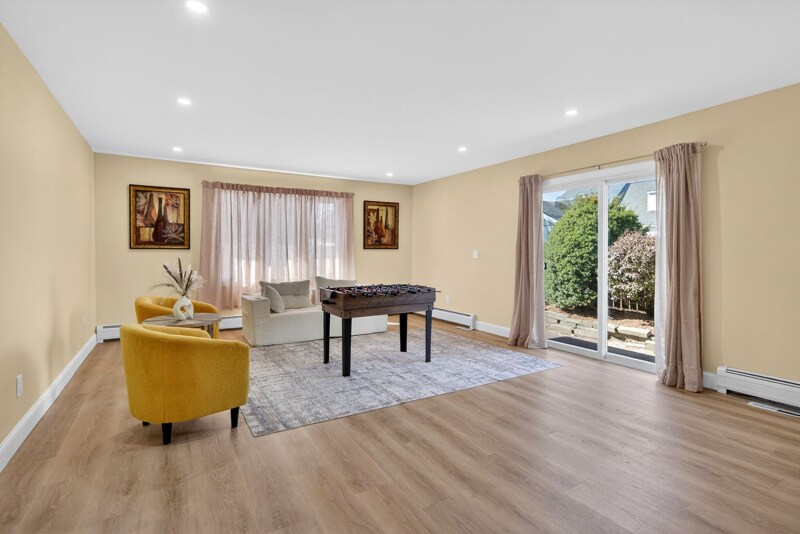 Building Photo - 44 Fullerton St