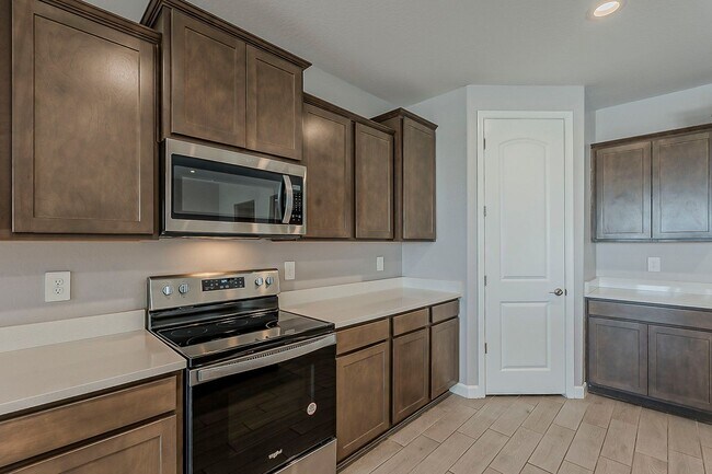 Building Photo - Spacious New-Build Family Home!