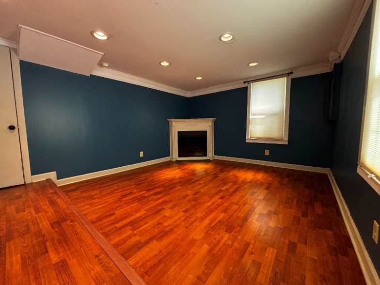 Building Photo - 201 Woodside Ave