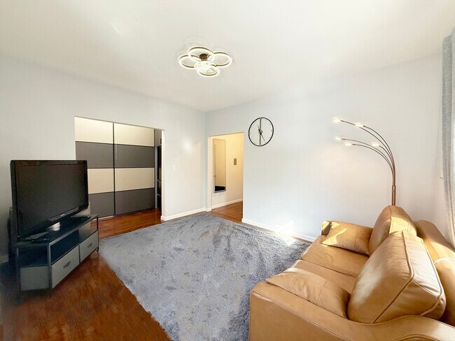 Building Photo - 108 Washington St