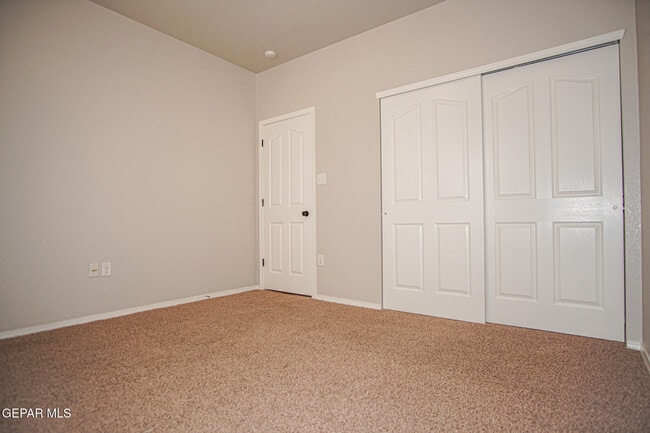 Building Photo - 6977 Jericho Tree Dr