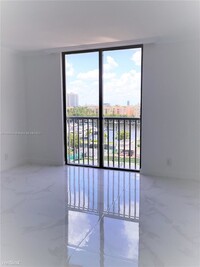 Building Photo - 2 br, 2 bath Condo - 19707 Turnberry Way A...