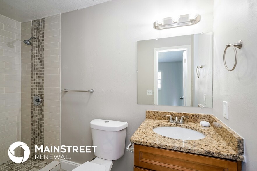 Building Photo - 1532 Ormond Ave