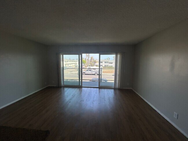 Building Photo - Just steps from the beach – enjoy ocean vi...