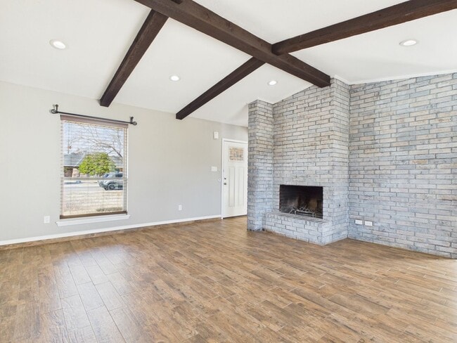 Building Photo - Beautiful in Belmar!