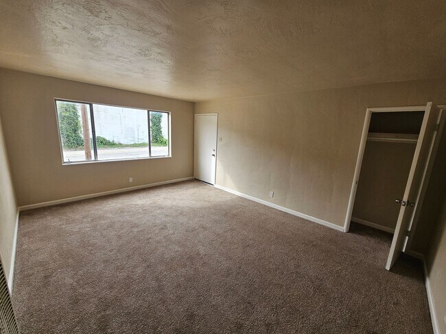 Building Photo - Cozy 1-Bed Oakland Apartment: San Leandro ...
