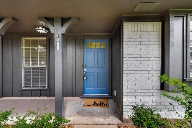 Building Photo - 1203 Bernard Ave