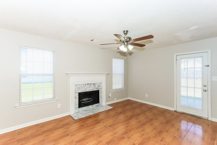 Building Photo - 833 Rock Shoal Ct