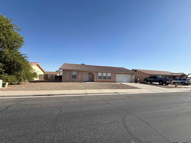 Primary Photo - 6141 E 40th Pl