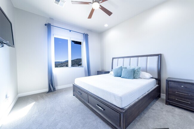 Building Photo - Stunning 3 Bed, 2.5 Bath Prescott Home wit...