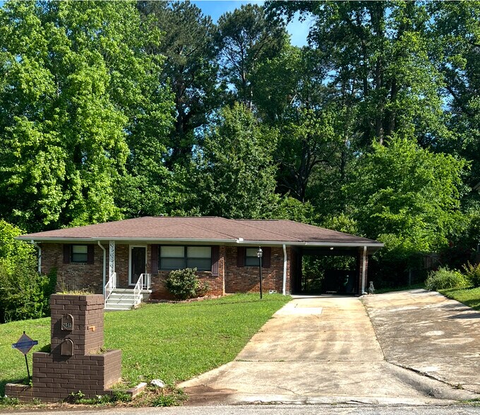 Building Photo - 2343 Green Forrest Dr