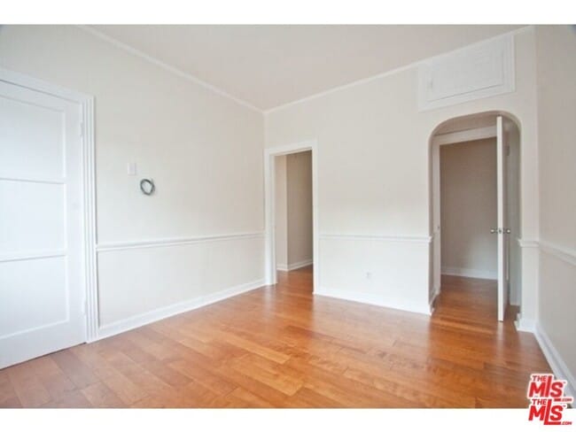 Building Photo - 153 Hollister Ave