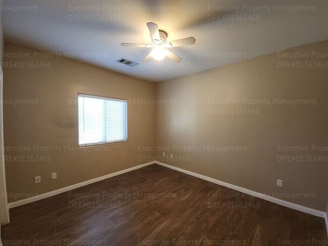 Building Photo - Charming 3 bedroom, 2 bathroom home locate...