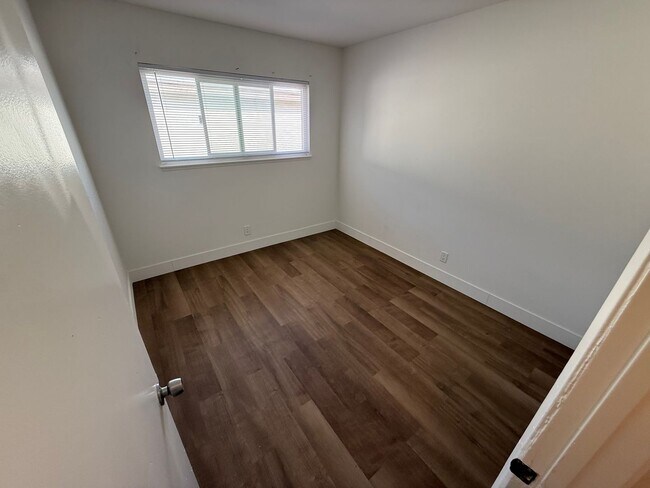 Building Photo - Paradise Manor Condo for lease