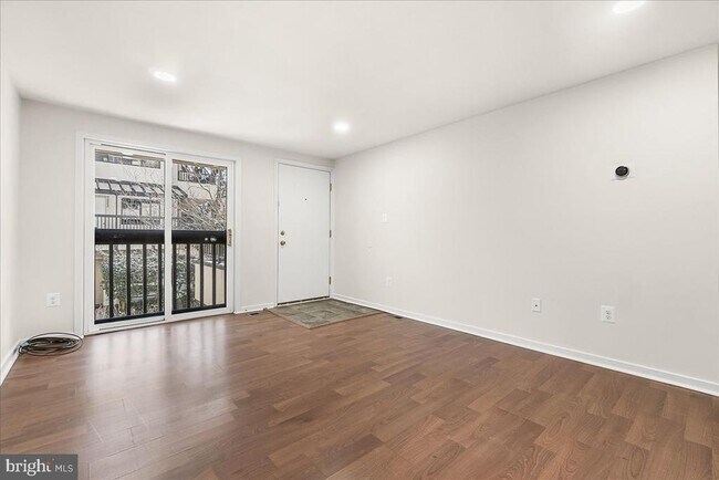 Building Photo - 9713 Hellingly Pl