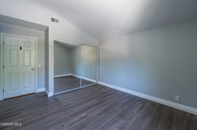 Building Photo - 1696 Shadow Oaks Pl