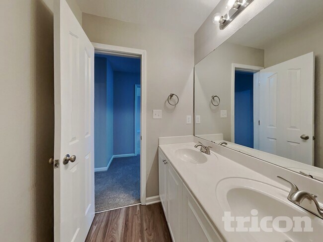 Building Photo - 4846 Autumn Oak Dr