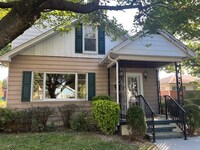 Building Photo - 216 Redwood St