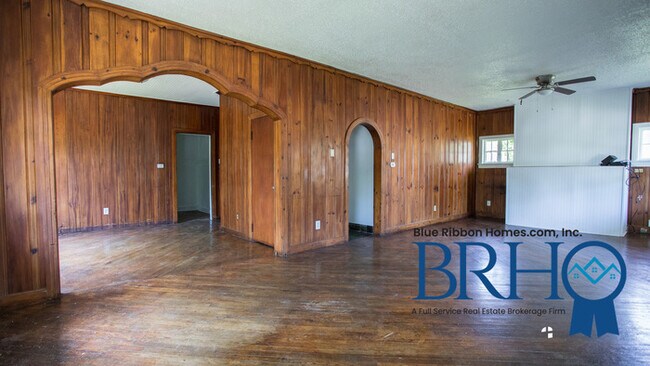 Building Photo - Witt Place