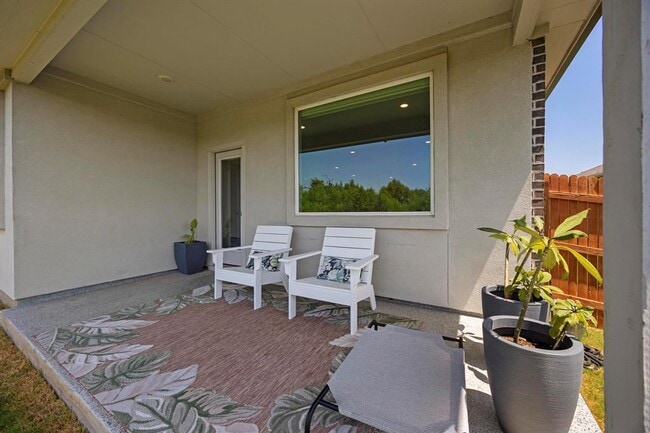 Building Photo - 301 Brody Ln
