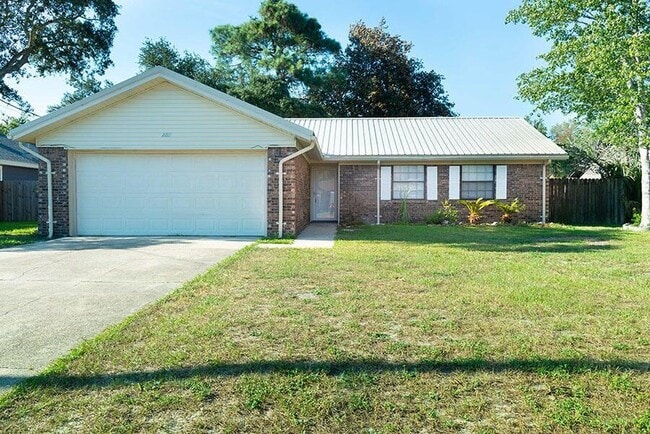 Primary Photo - 127 Newcastle Cir